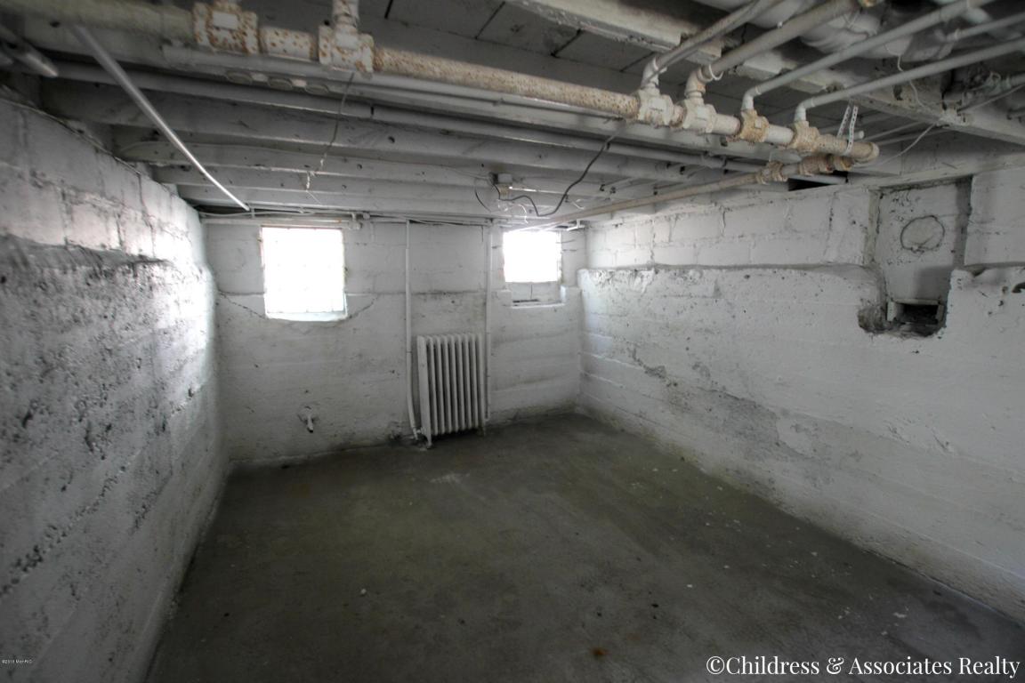 518 Spring St SE, Lowell, MI 49331 photo 38