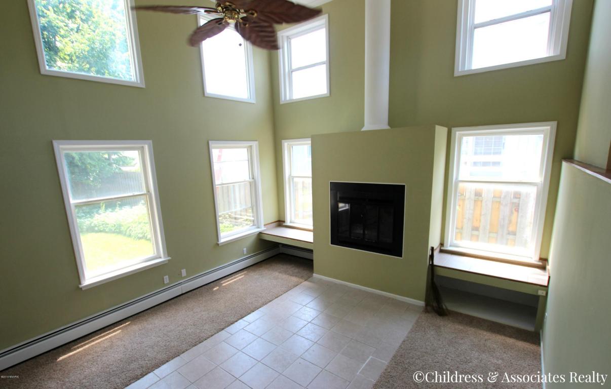 518 Spring St SE, Lowell, MI 49331 photo 16