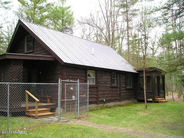 10940 S James Rd, Baldwin, MI 49304 photo 3
