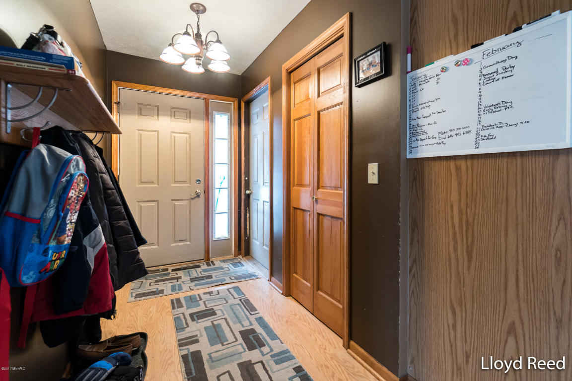 301 Bricker St, Belding, MI 48809 photo 2