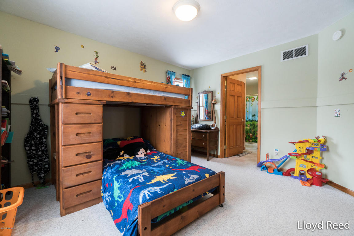 301 Bricker St, Belding, MI 48809 photo 13