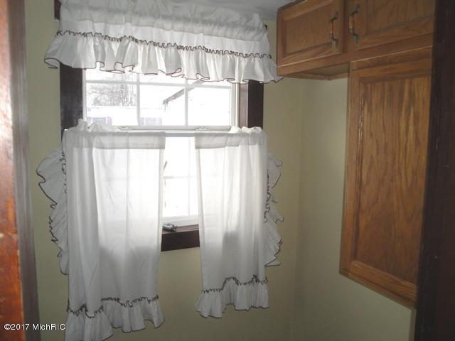 407 E Johnson St, Hart, MI 49420 photo 20