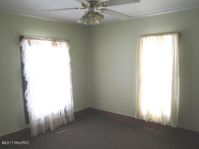 407 E Johnson St, Hart, MI 49420 photo 14