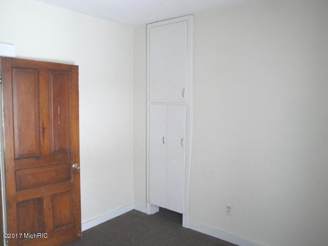 407 E Johnson St, Hart, MI 49420 photo 11