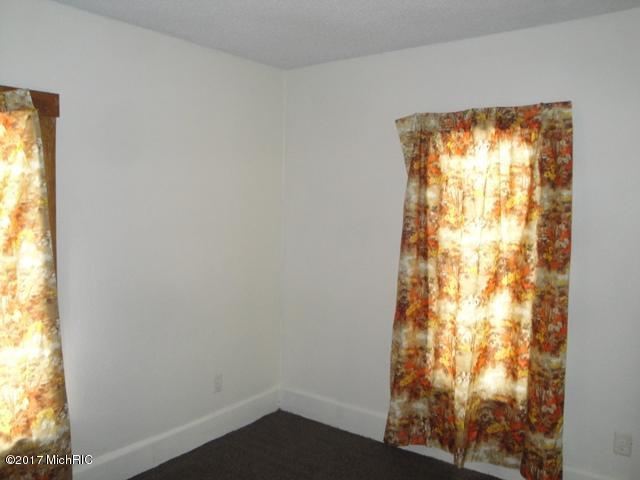 407 E Johnson St, Hart, MI 49420 photo 16