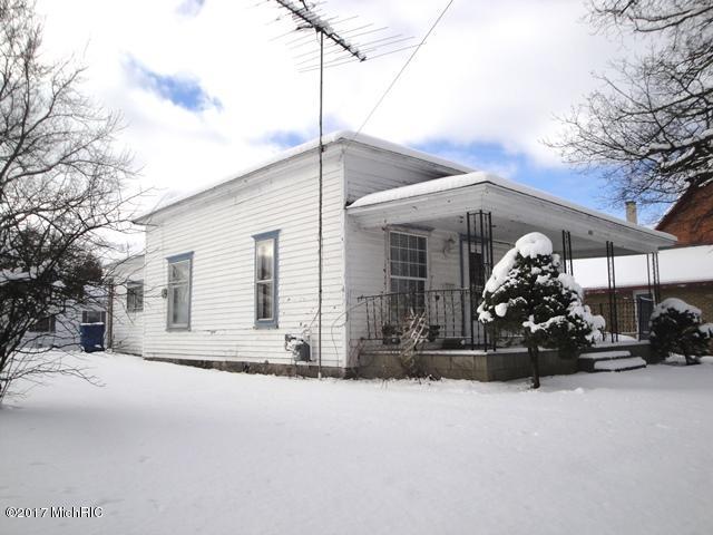 407 E Johnson St, Hart, MI 49420 photo 1
