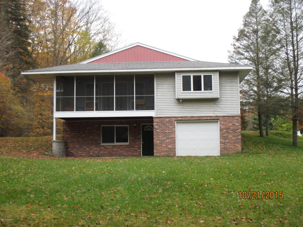 1122 Meadowbrook, White Cloud, MI 49349 photo 2