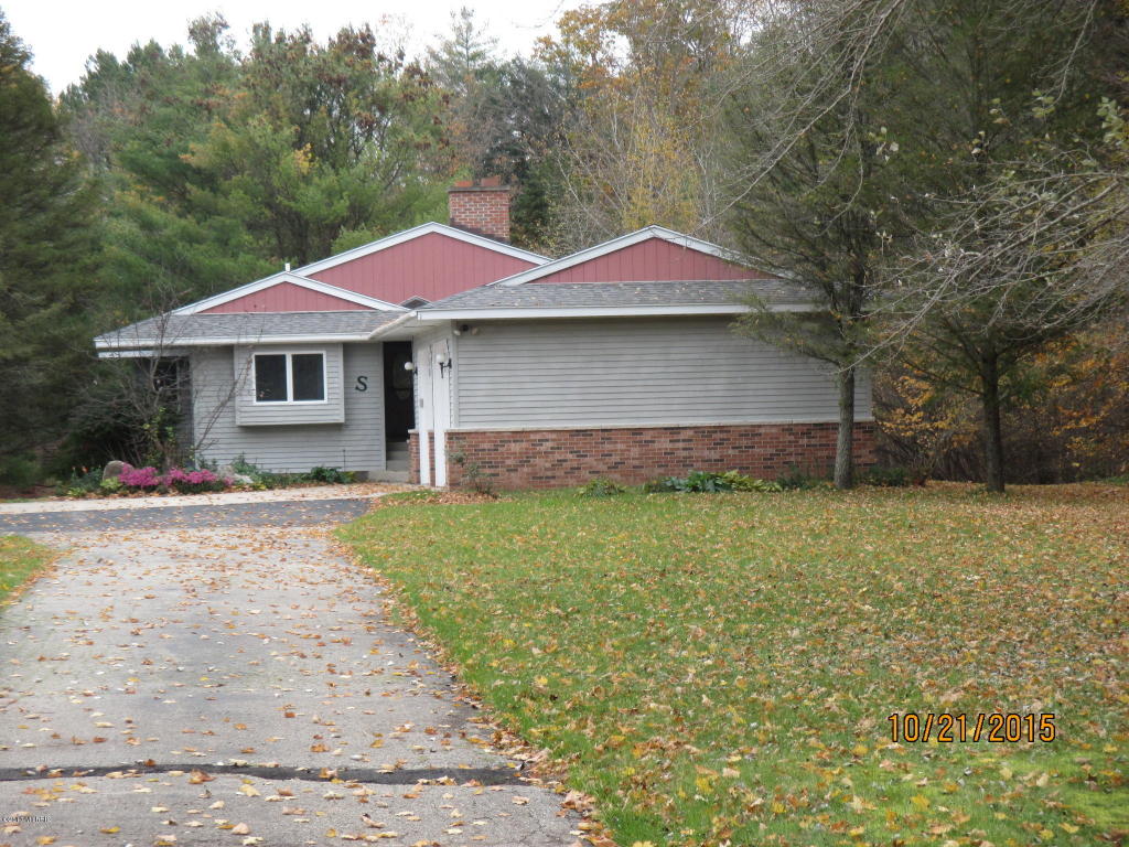 1122 Meadowbrook, White Cloud, MI 49349 photo 3