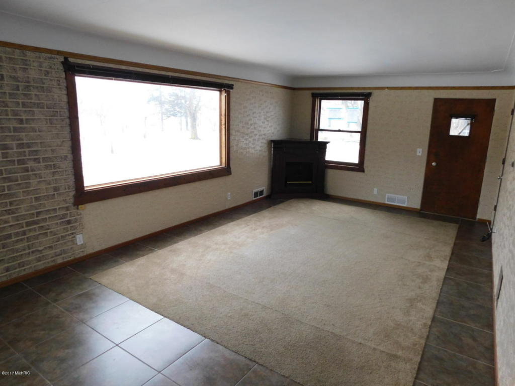 8125 Third St, Onekama, MI 49675 photo 3
