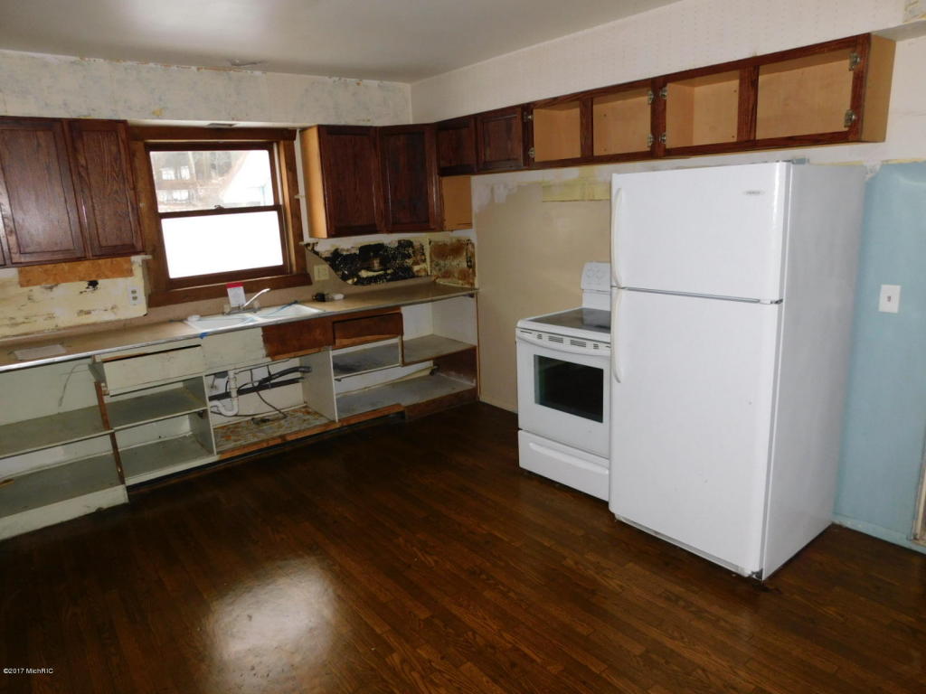 8125 Third St, Onekama, MI 49675 photo 5