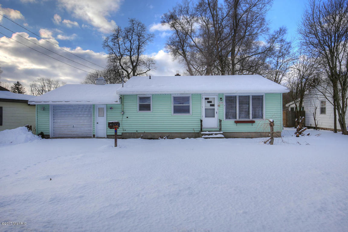 523 W Ellis St, Belding, MI 48809 photo 2