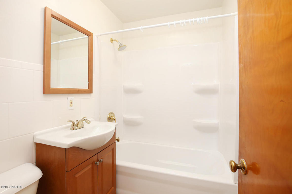 523 W Ellis St, Belding, MI 48809 photo 15