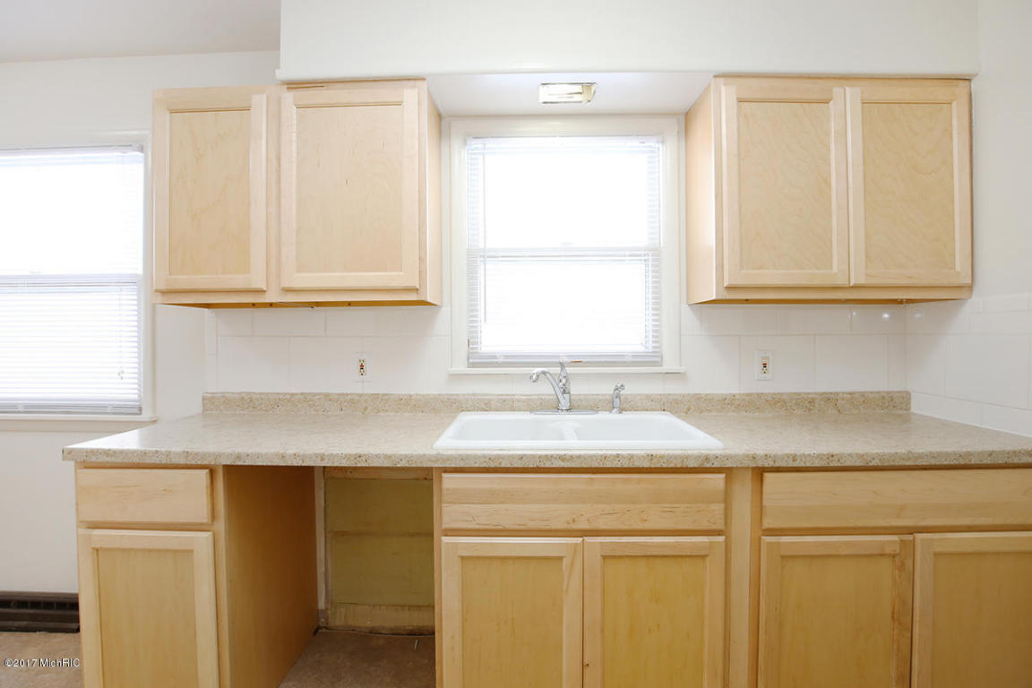 523 W Ellis St, Belding, MI 48809 photo 10
