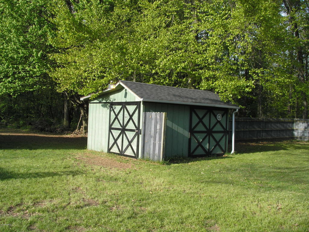 21107 Hampton Rd, Three Rivers, MI 49093 photo 6