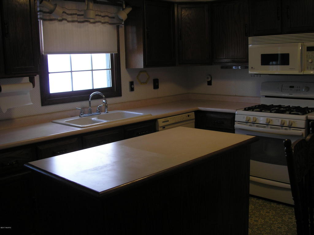 21107 Hampton Rd, Three Rivers, MI 49093 photo 12
