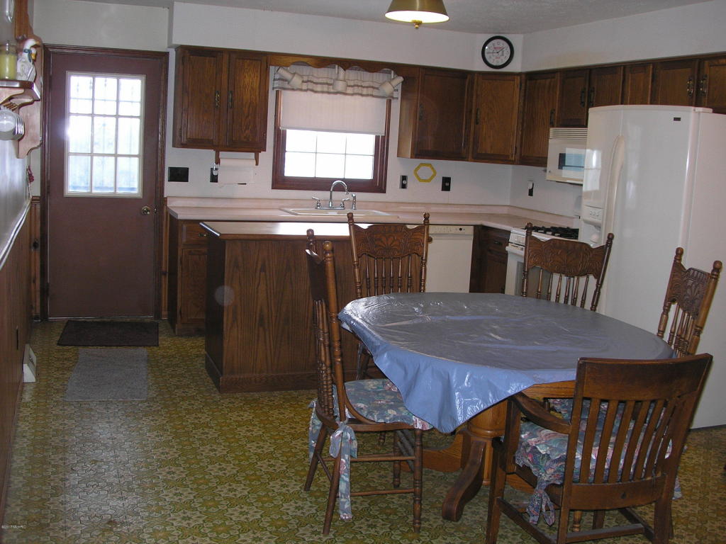 21107 Hampton Rd, Three Rivers, MI 49093 photo 11