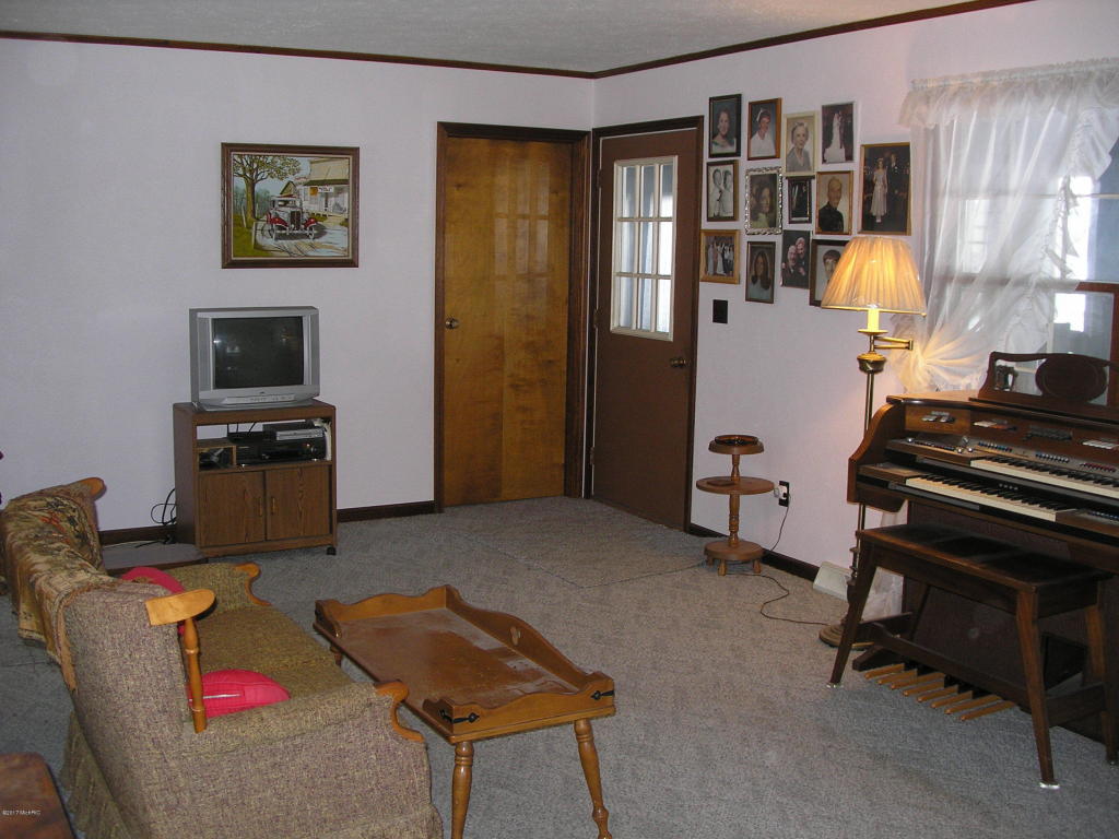 21107 Hampton Rd, Three Rivers, MI 49093 photo 8