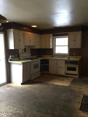 5101 E Baseline Rd, White Cloud, MI 49349 photo 9