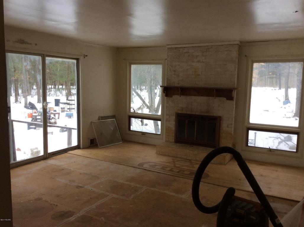 5101 E Baseline Rd, White Cloud, MI 49349 photo 3