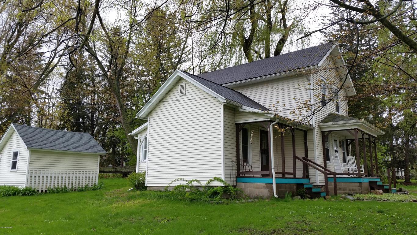 276 Cherry St, Freeport, MI 49325 photo 2