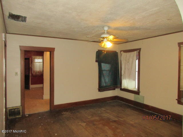 524 Empire Ave, Benton Harbor, MI 49022 photo 4