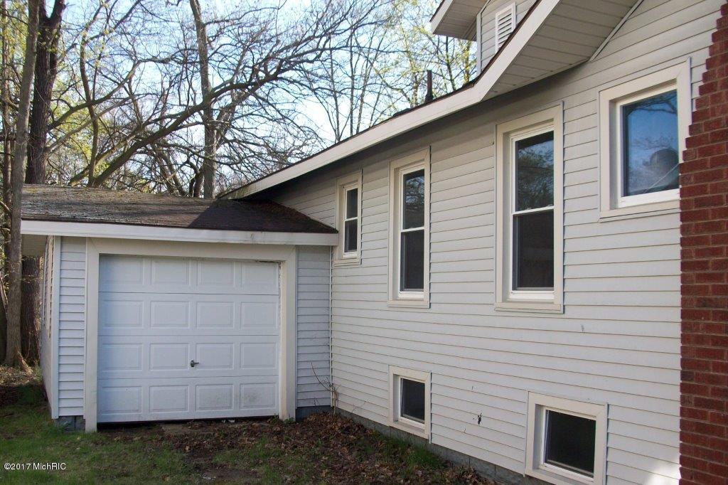 524 Empire Ave, Benton Harbor, MI 49022 photo 7