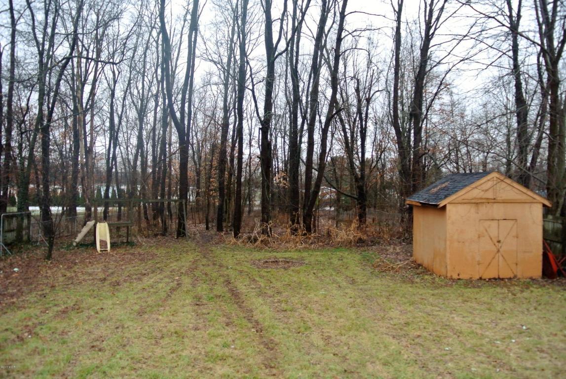 340 S Sunset St, Plainwell, MI 49080 photo 2