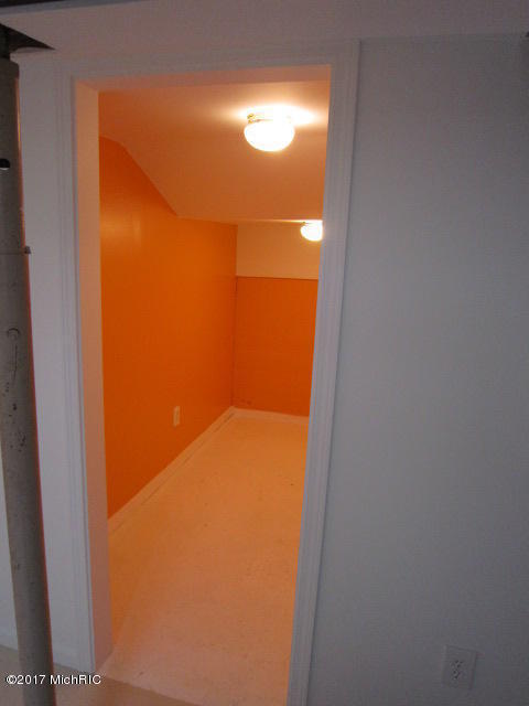 409 N Marshall St, Marshall, MI 49068 photo 32