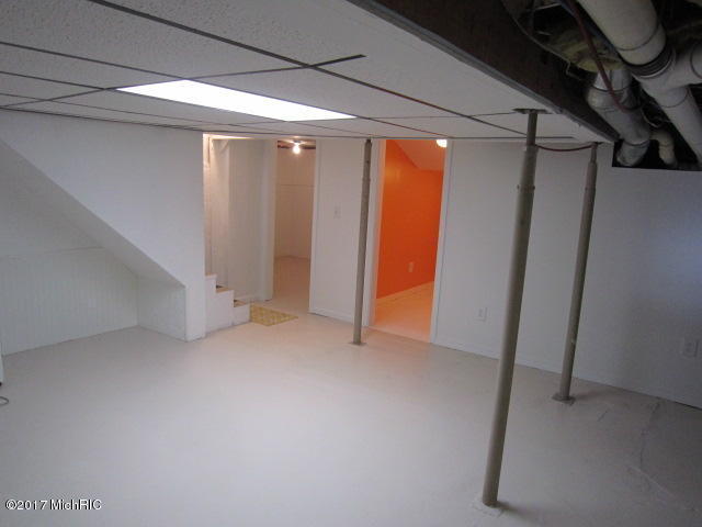 409 N Marshall St, Marshall, MI 49068 photo 33