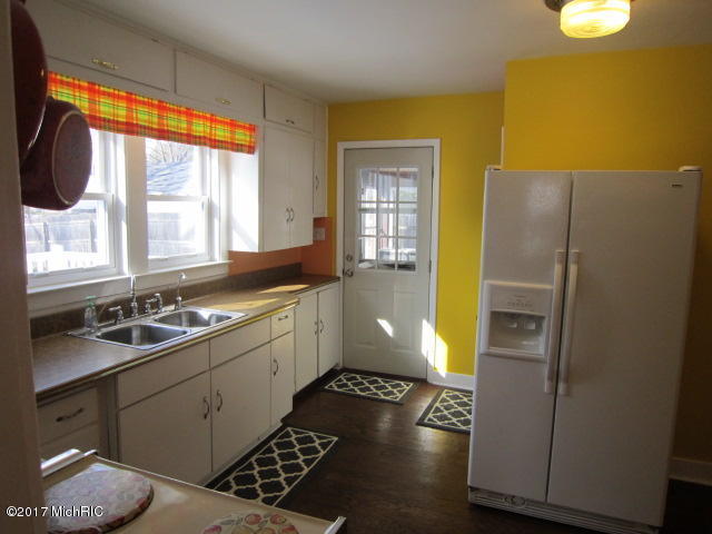 409 N Marshall St, Marshall, MI 49068 photo 17