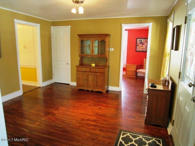 409 N Marshall St, Marshall, MI 49068 photo 9