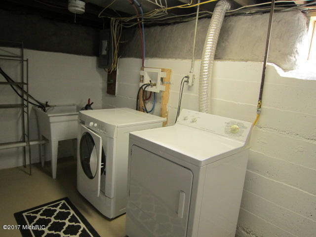 409 N Marshall St, Marshall, MI 49068 photo 37