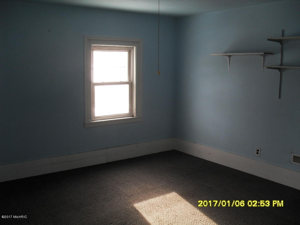 301 Main St, Buchanan, MI 49107 photo 11
