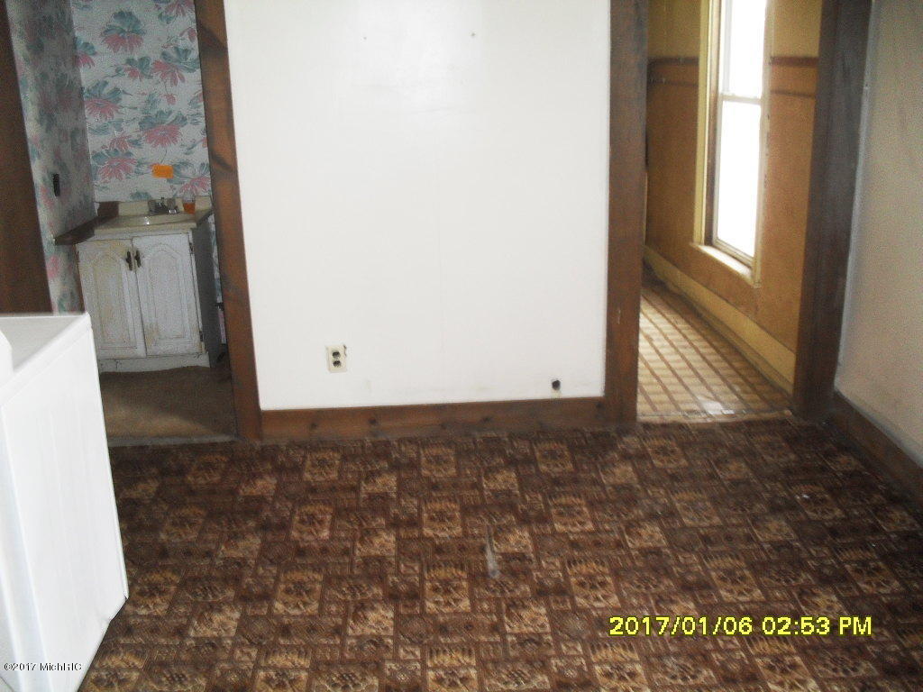 301 Main St, Buchanan, MI 49107 photo 7