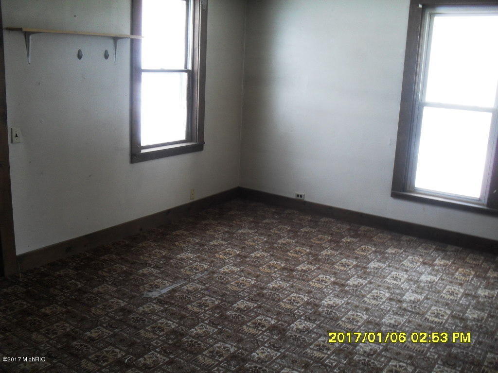 301 Main St, Buchanan, MI 49107 photo 6