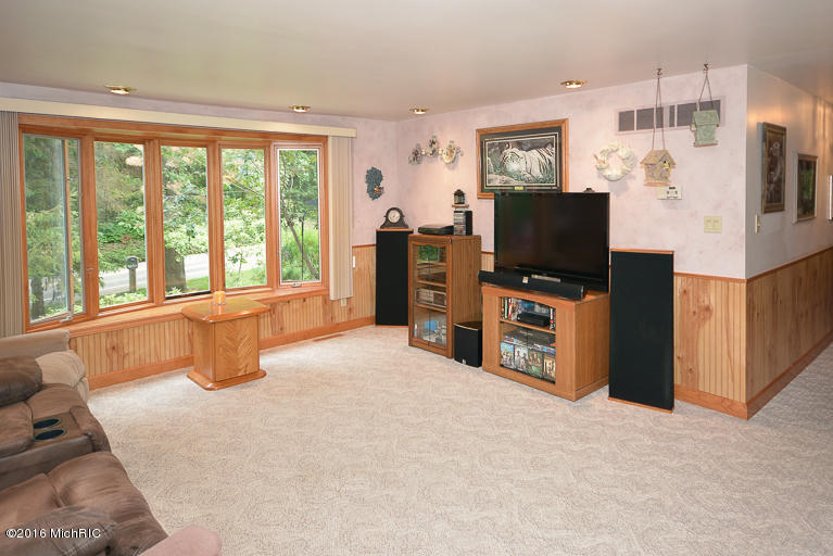 26 Pine Rd, Plainwell, MI 49080 photo 7