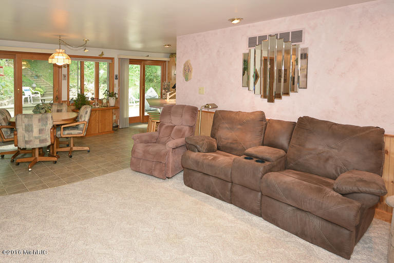 26 Pine Rd, Plainwell, MI 49080 photo 6