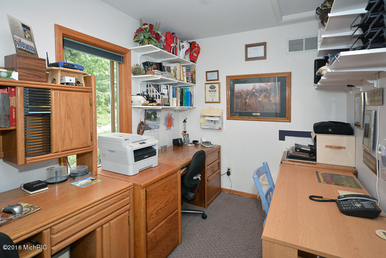 26 Pine Rd, Plainwell, MI 49080 photo 18
