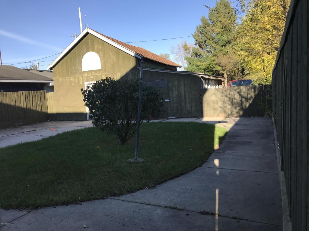311 S 3rd Ave, Big Rapids, MI 49307 photo 3