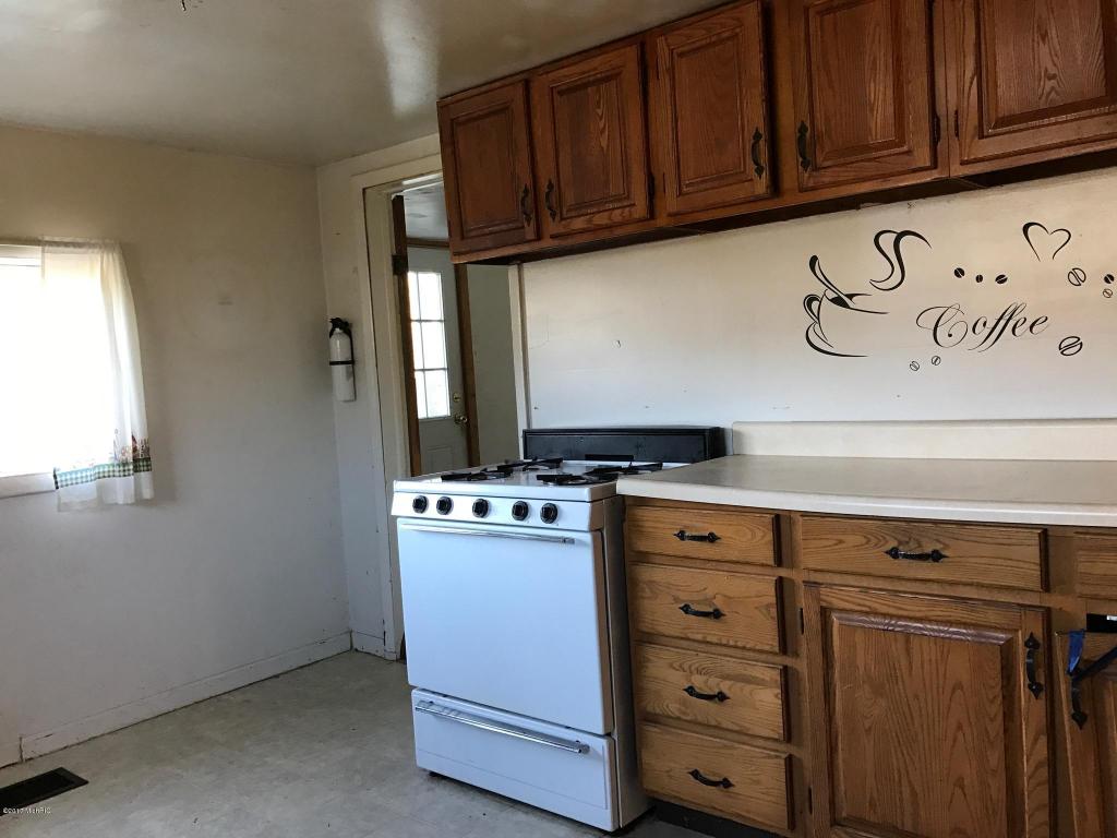 311 S 3rd Ave, Big Rapids, MI 49307 photo 10