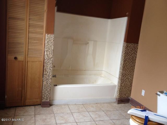 340 Depot, Constantine, MI 49042 photo 5