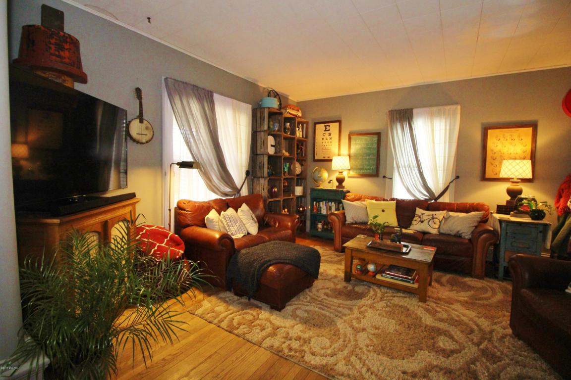 105 W Third St, Buchanan, MI 49107 photo 6