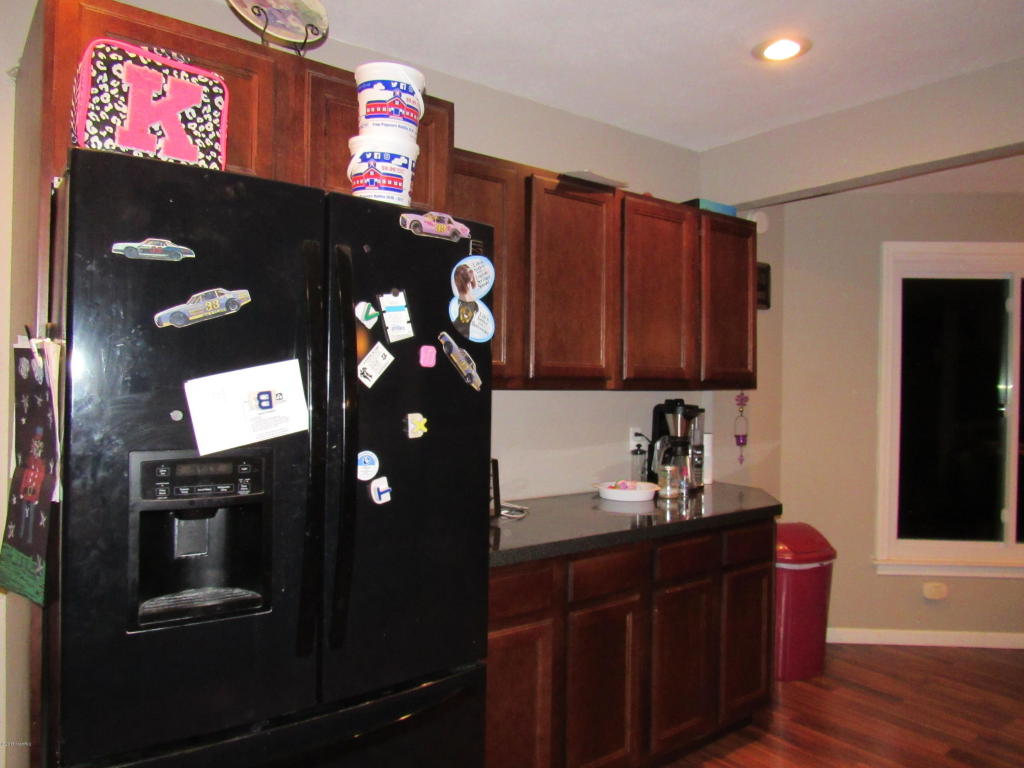 411 E River St, Whitehall, MI 49461 photo 10