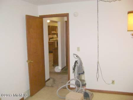 1327 Eagle St, Niles, MI 49120 photo 17