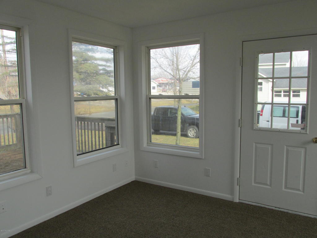 206 S S Hl, Stanton, MI 48888 photo 9