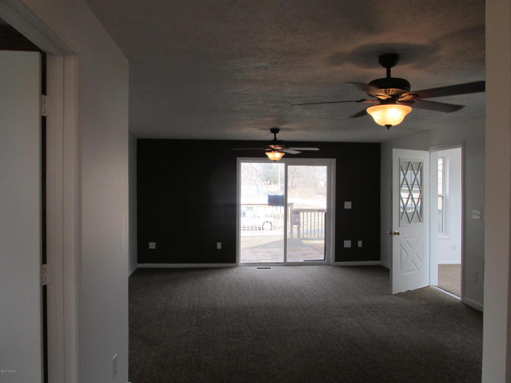 206 S S Hl, Stanton, MI 48888 photo 7