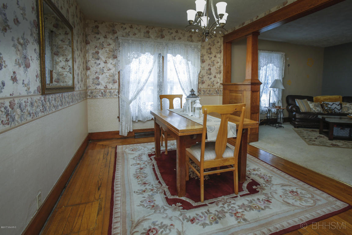 531 10th, Plainwell, MI 49080 photo 9