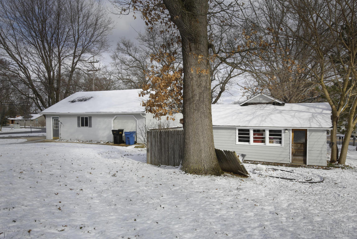 531 10th, Plainwell, MI 49080 photo 22