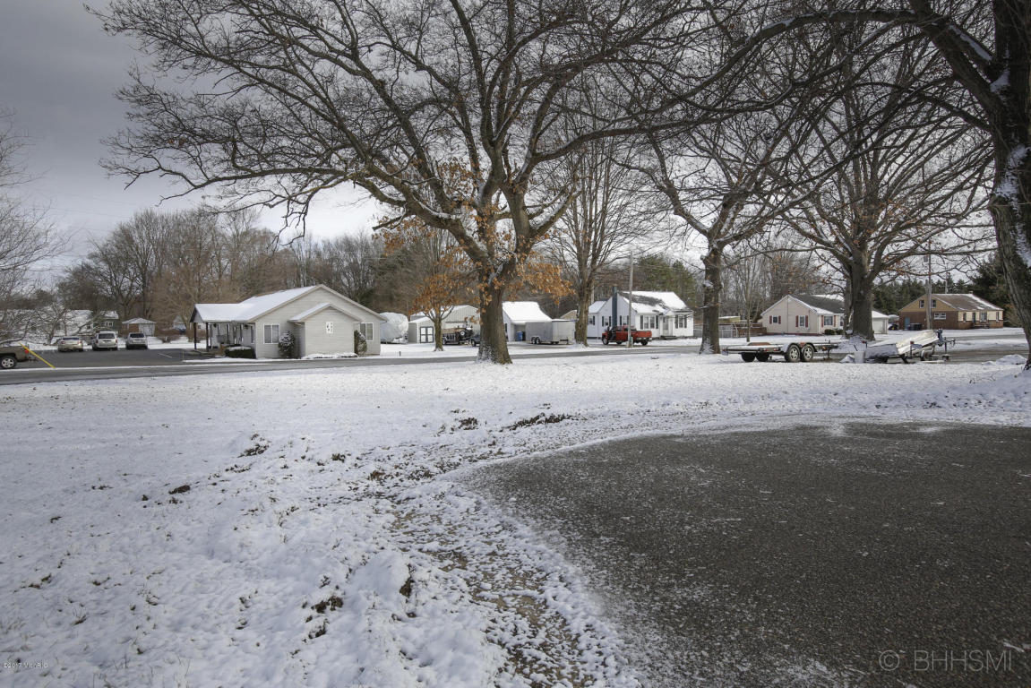531 10th, Plainwell, MI 49080 photo 24