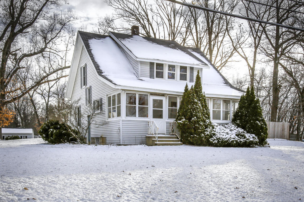 531 10th, Plainwell, MI 49080 photo 1